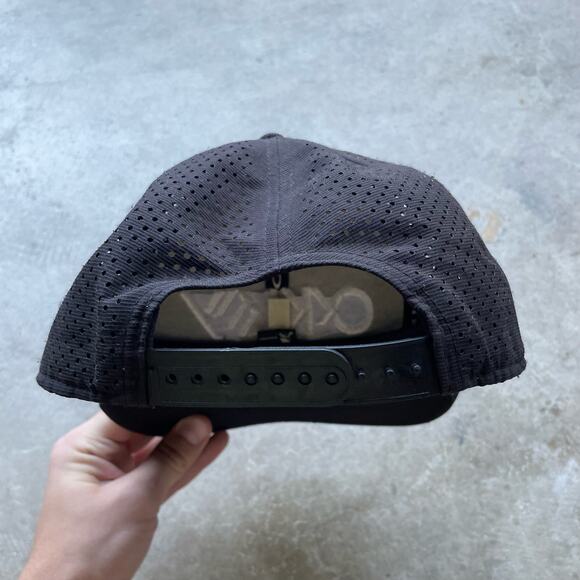 VINTAGE OAKLEY HAT BLACK SNAPBACK - Picture 2 of 4